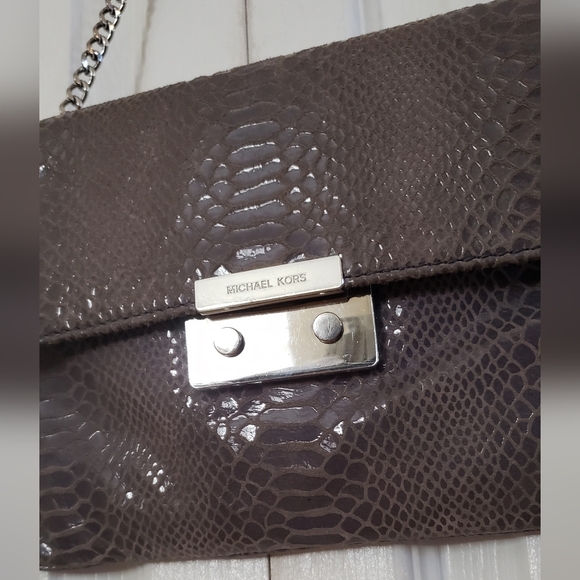 Michael Kors Sloan Angora Snake Emboss Leather Clutch Chain Strap Shoulder Bag - Picture 4 of 8